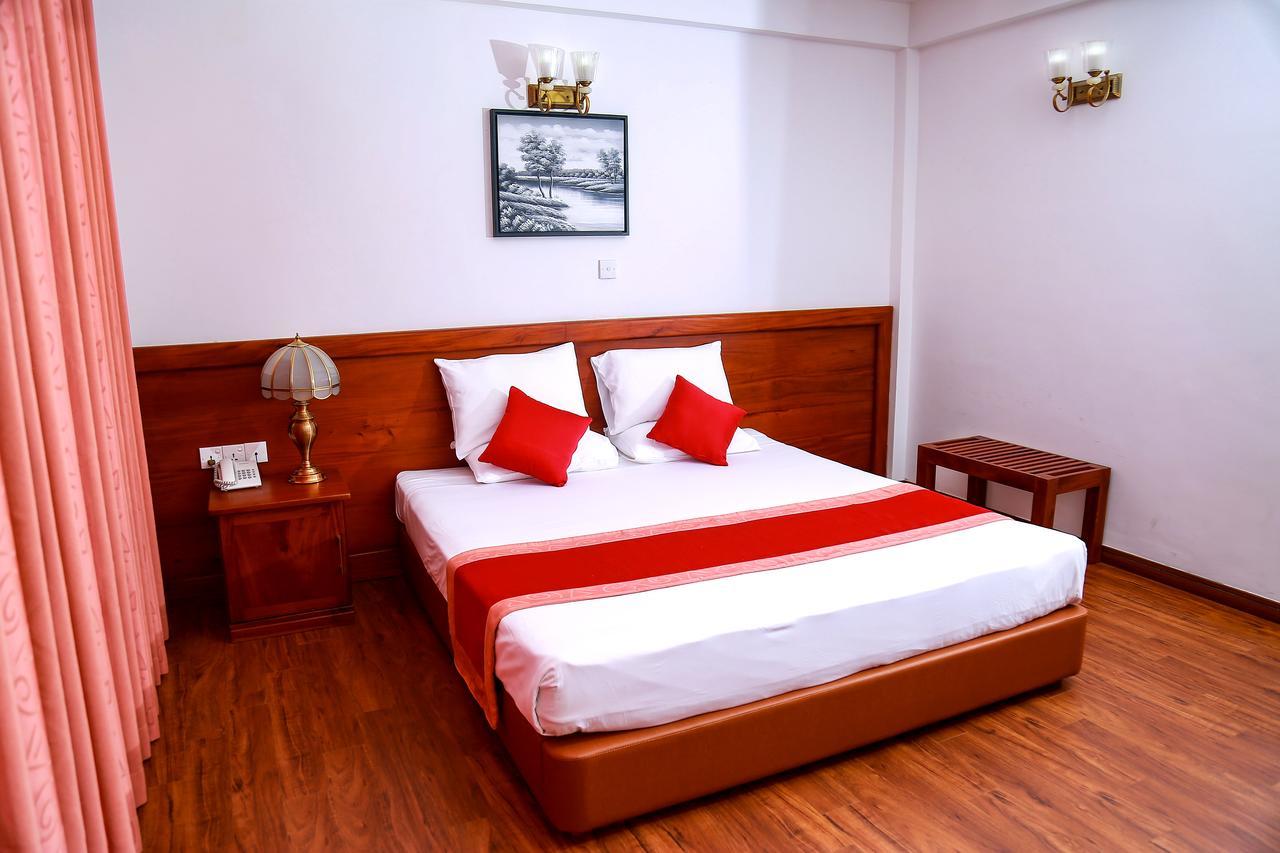 Royal Lake Hotel Nuwara Eliya Exterior photo